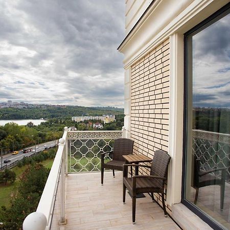 Luxury Apartment In The Superb Location Chisinau Luaran gambar