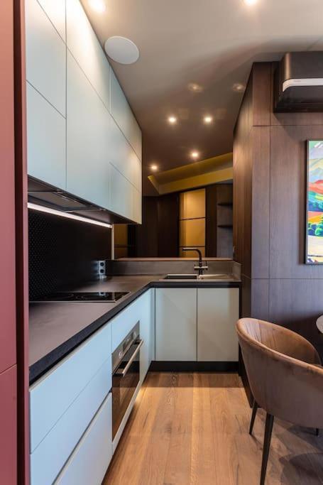 Luxury Apartment In The Superb Location Chisinau Luaran gambar